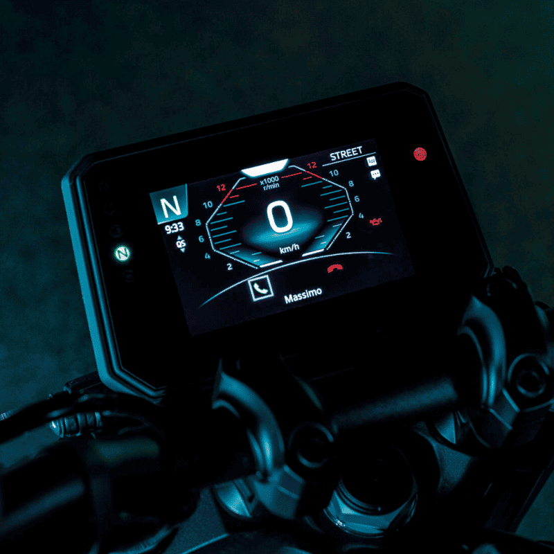 2024-Yamaha-MT09-EU-Detail-003-03